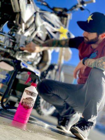 Muc-Off 664-CTJ - Biodegradowalny płyn do mycia motocykla z nanotechnologią z atomizerem - 1l - Nano Tech Motorcycle Cleaner