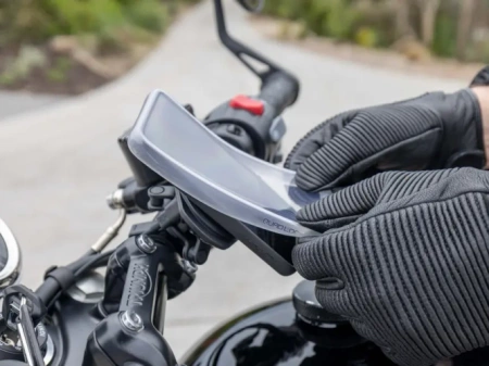Nakładka przeciwdeszczowa Quad Lock® MAG - iPhone 16 Pro