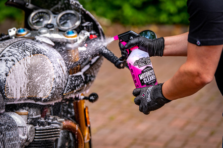 Muc-Off 664-CTJ - Biodegradowalny płyn do mycia motocykla z nanotechnologią z atomizerem - 1l - Nano Tech Motorcycle Cleaner