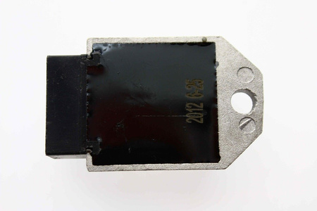 SPANNUNGSREGLER,GLEICHRICHTER 6PIN DERBI SENDA 2007-2016 NEU