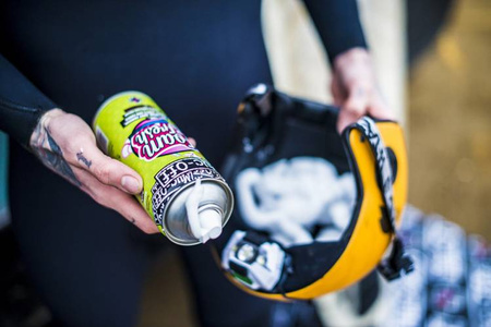 Muc-Off 199 - Pianka odświeżająca do kasku, butów i rękawic motocyklowych - 400ml - Foam Fresh