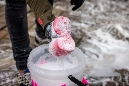 Muc-Off 300 - Próżniowo pakowana gąbka do mycia motocykla z mikroporami