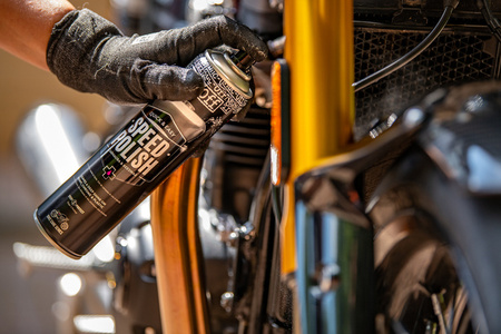 Muc-Off 627 - Speed Polish polerujaco-woskujący spray do każdej powierzchni - 400ml